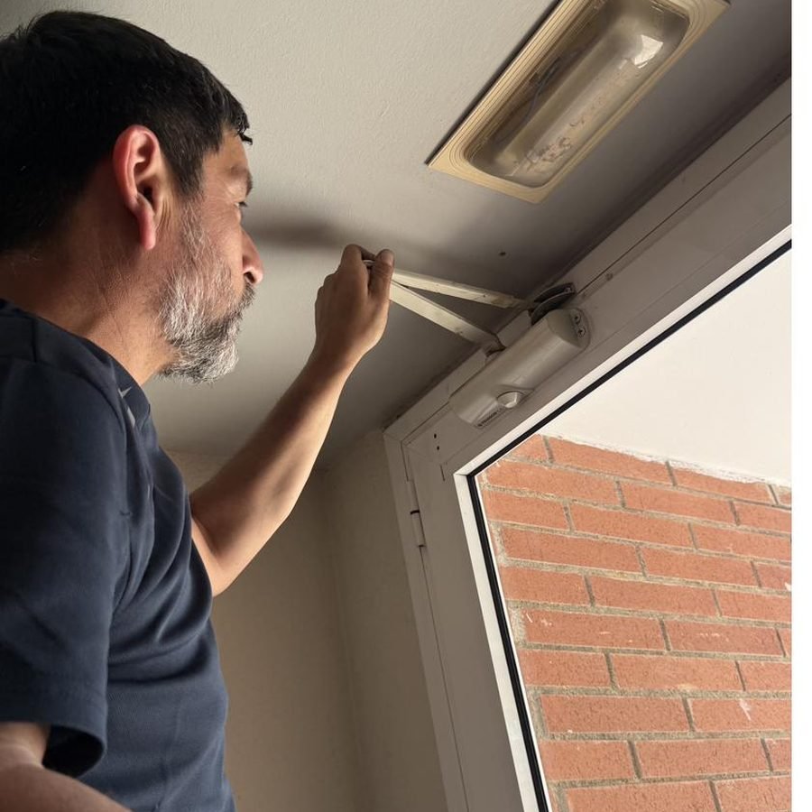 Reparación de automatismo de puerta en Costa Brava